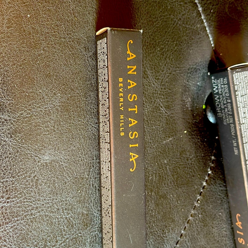 Anastasia Beverley Hills Brow Wiz ebony NIB